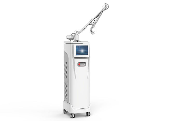 1 RF 단편적 이산화 탄소 레이저 무선 주파수 10600nm AC 220V / 110V 10A에서 3